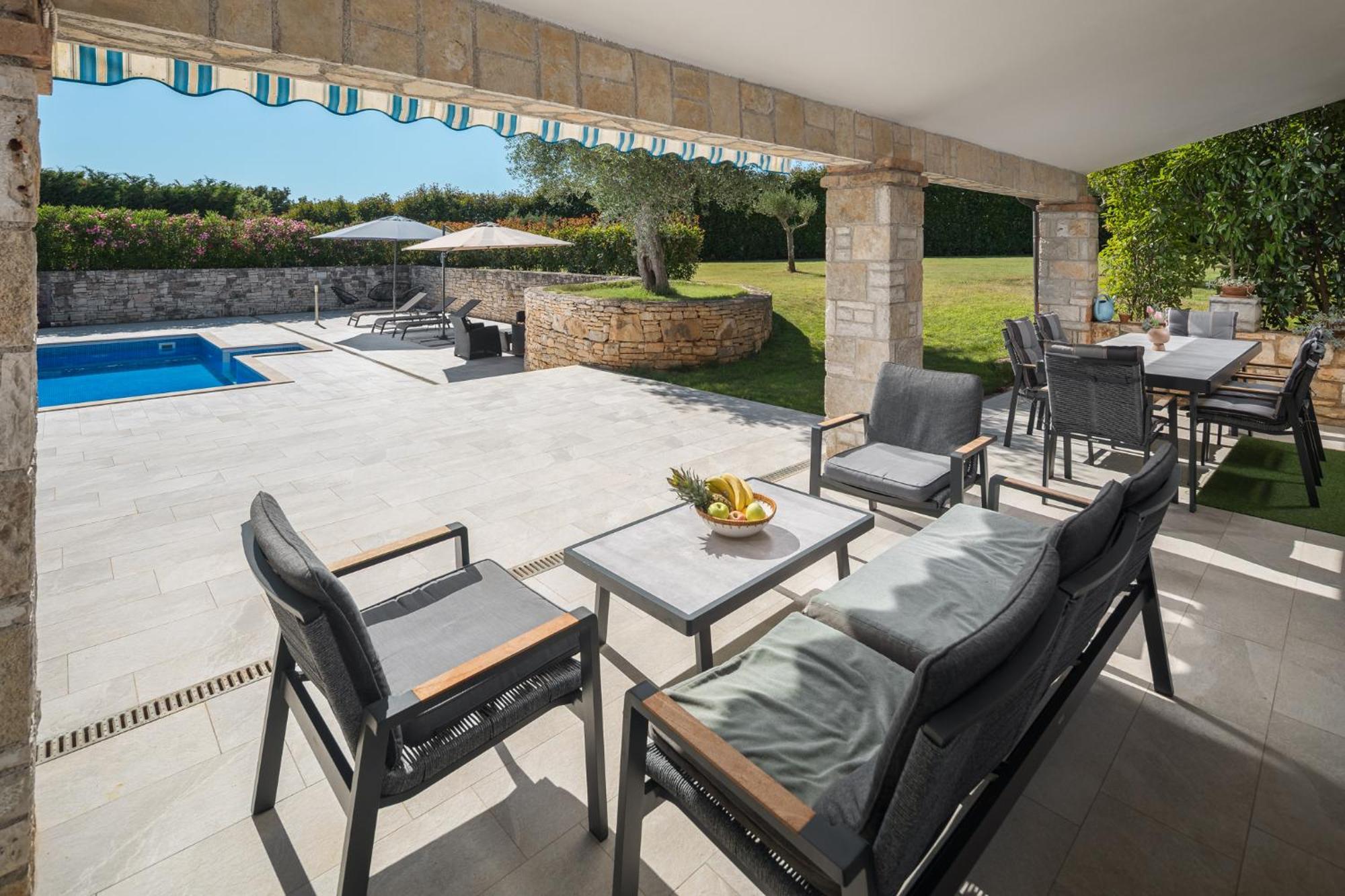 Mon Perin Castrum - House Of Nice Memories Bale Exterior photo