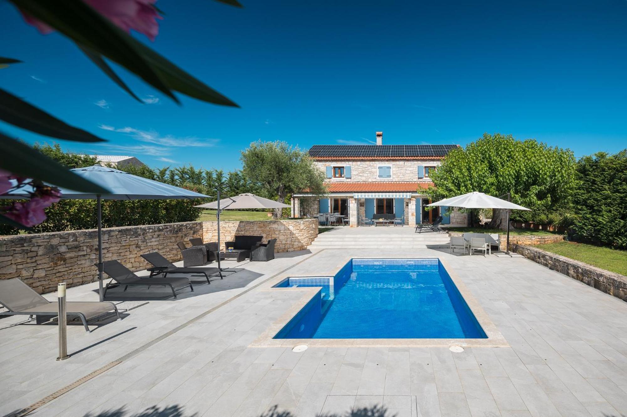 Mon Perin Castrum - House Of Nice Memories Bale Exterior photo